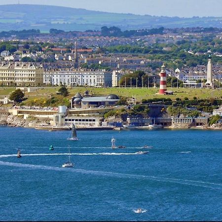 New Modern Apartment With Free Private Parking Plymouth Esterno foto