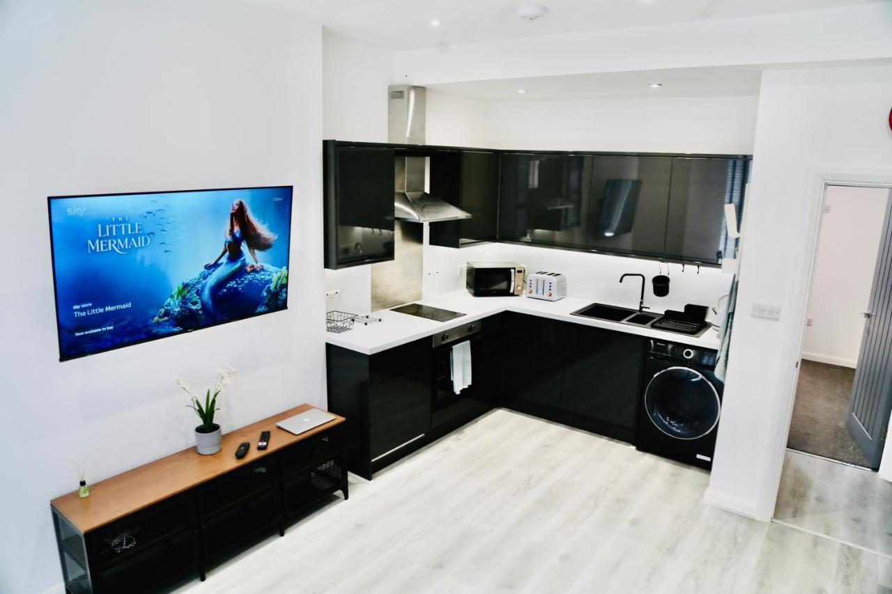 New Modern Apartment With Free Private Parking Plymouth Esterno foto