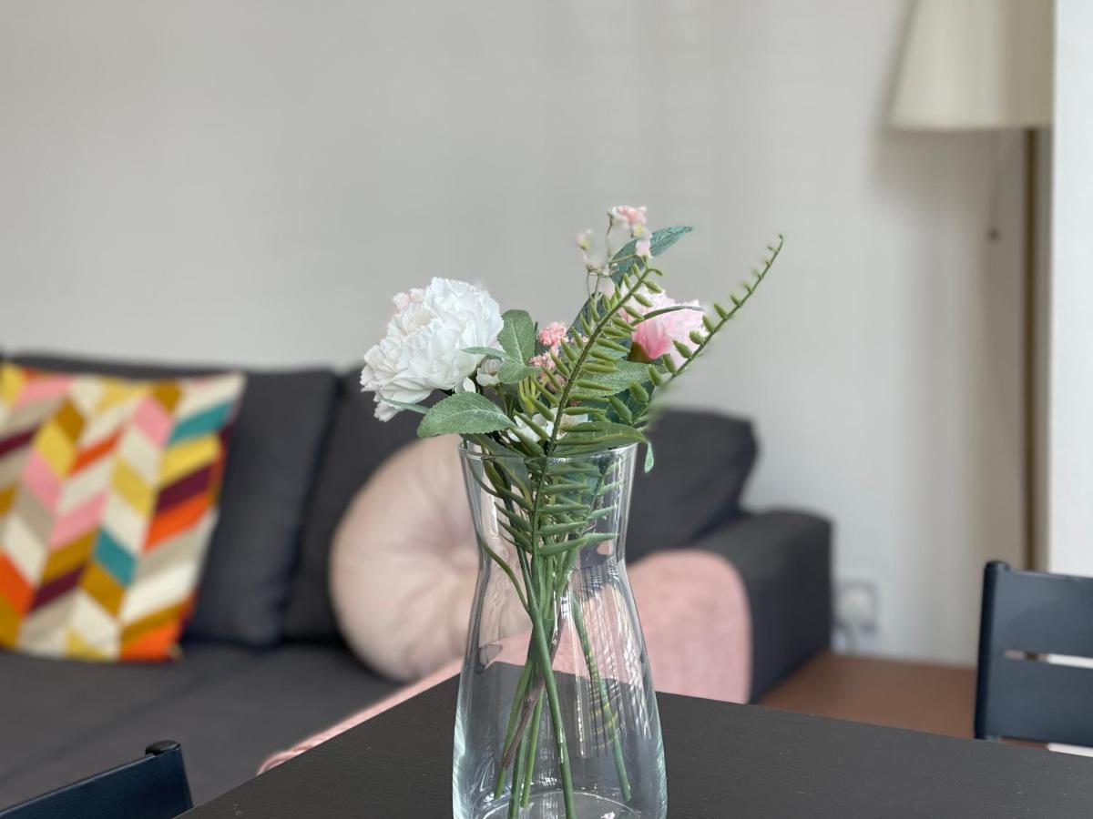 New Modern Apartment With Free Private Parking Plymouth Esterno foto